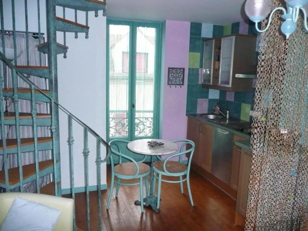 Gite Milly - 2 Studios En Coeur De Ville Ngoại thất bức ảnh