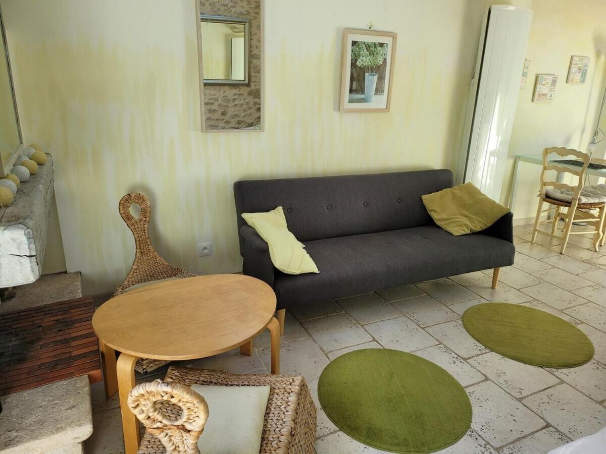 Gite Milly - 2 Studios En Coeur De Ville Phòng bức ảnh