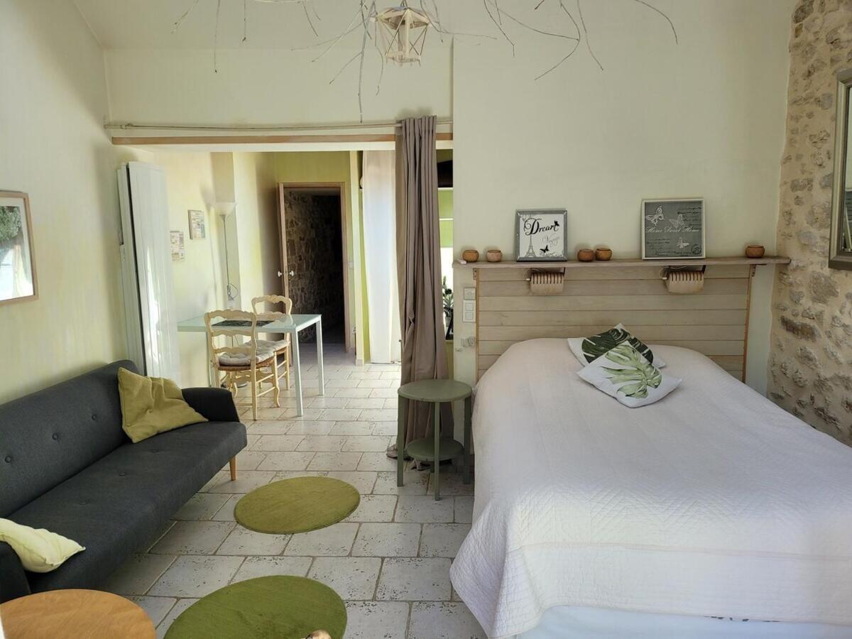 Gite Milly - 2 Studios En Coeur De Ville Phòng bức ảnh